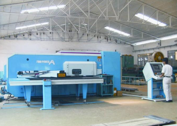 天花板生产车间